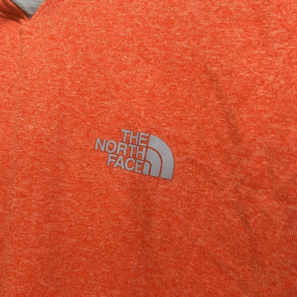 THE NORTH FACE • Long Sleeved Shirt With Hoodie • Size Medium - Picture 2 of 7